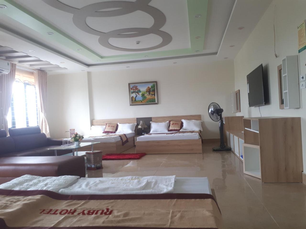 Ruby Hotel Vinh Yen Buitenkant foto