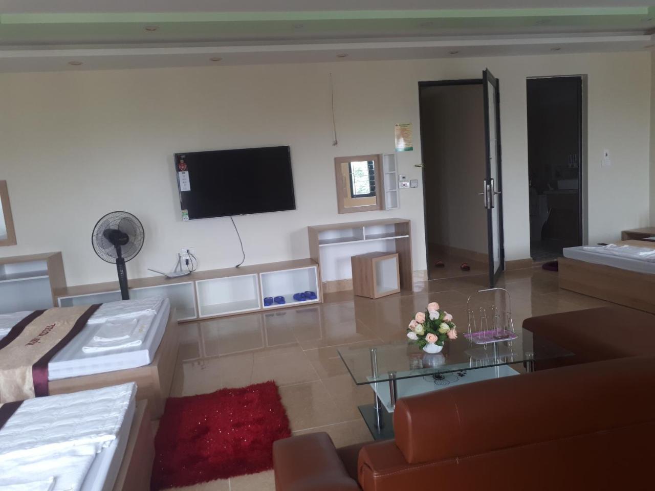 Ruby Hotel Vinh Yen Buitenkant foto