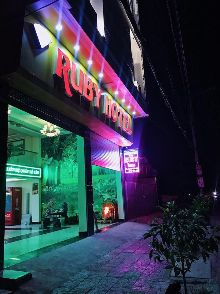 Ruby Hotel Vinh Yen Buitenkant foto
