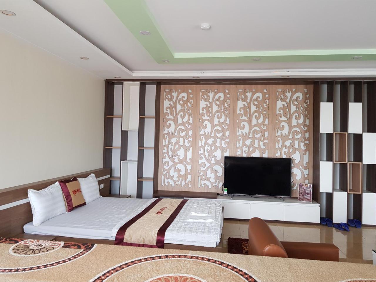 Ruby Hotel Vinh Yen Buitenkant foto