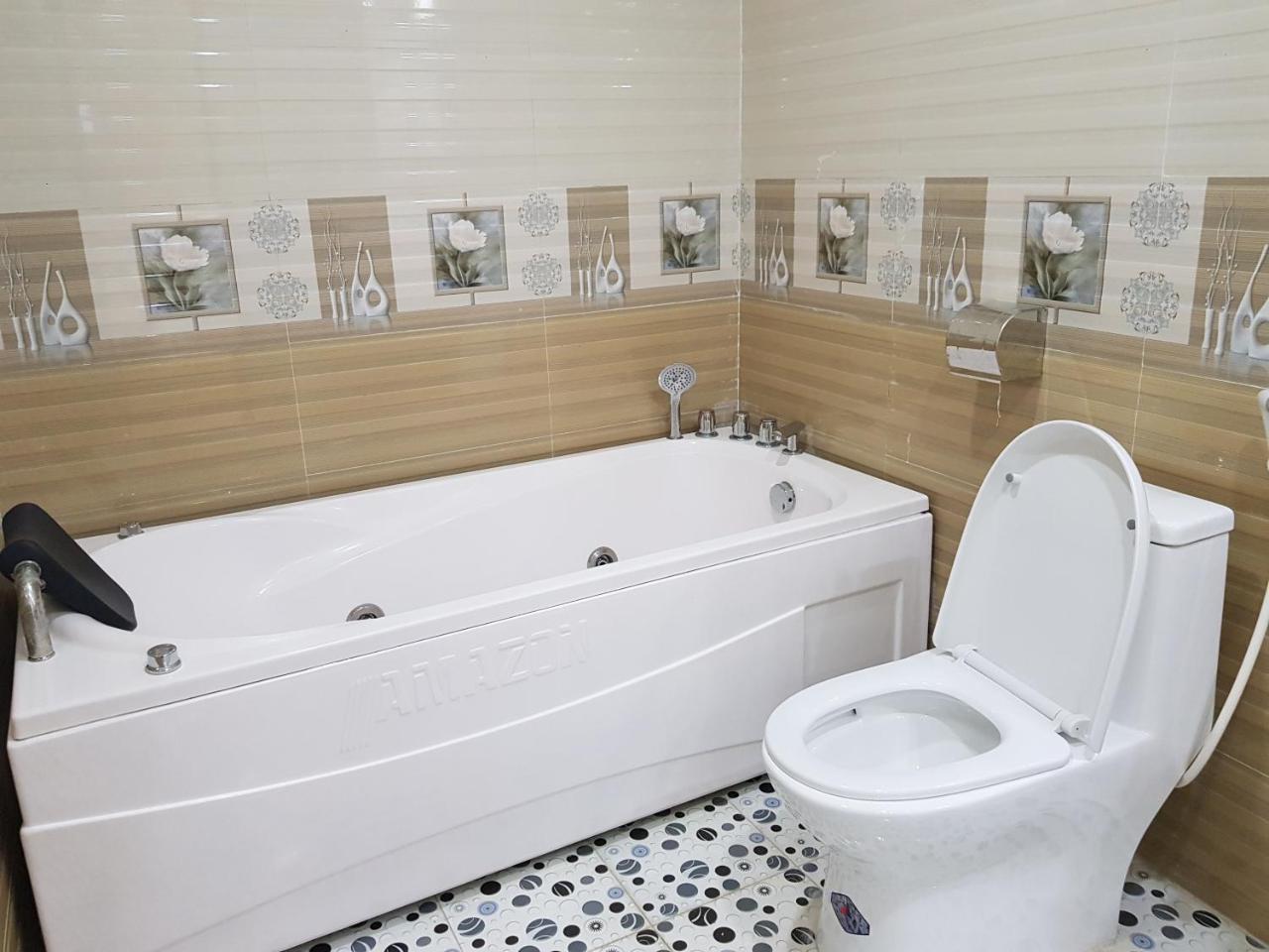 Ruby Hotel Vinh Yen Buitenkant foto