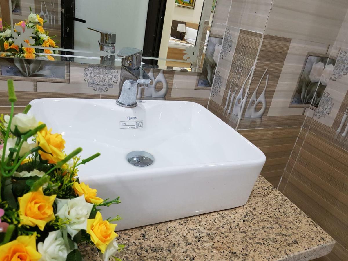 Ruby Hotel Vinh Yen Buitenkant foto
